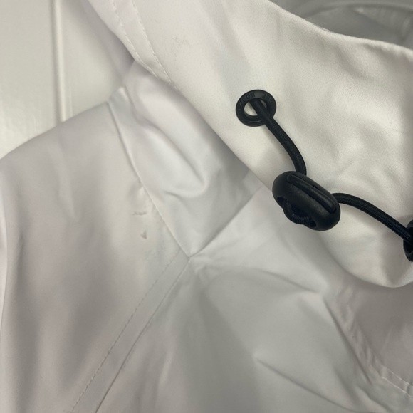 Body Glove cropped rain jacket, white, size M - Picture 3 of 8